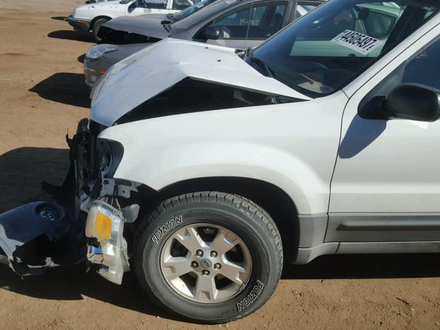 1FMYU93145KA05418 - 2005 FORD ESCAPE XLT WHITE photo 9