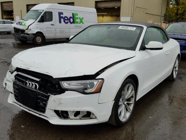 WAULFAFH4DN002239 - 2013 AUDI A5 WHITE photo 2