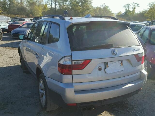 WBXPC93409WJ27613 - 2009 BMW X3 XDRIVE3 SILVER photo 3