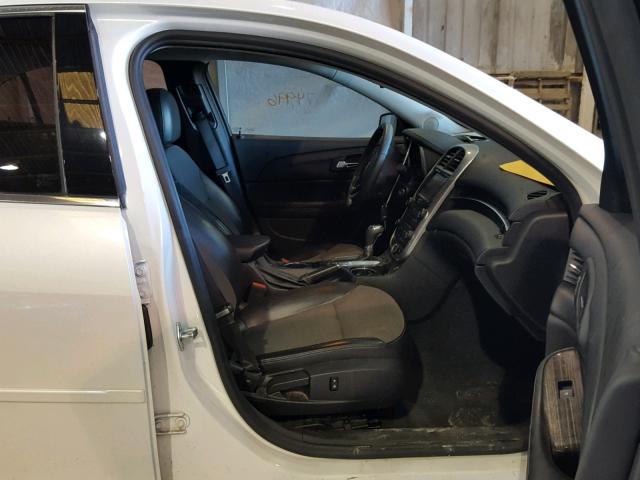 1G11C5SL1EF150440 - 2014 CHEVROLET MALIBU 1LT თეთრი ფოტო 5