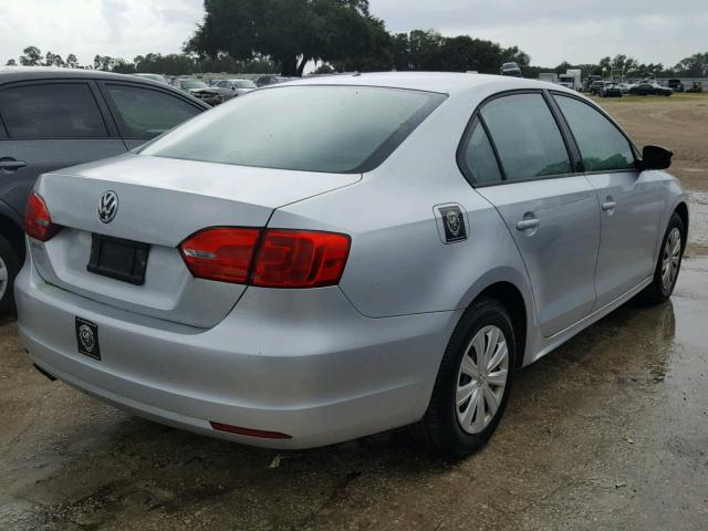 3VW1K7AJXEM366029 - 2014 VOLKSWAGEN JETTA BASE SILVER photo 4