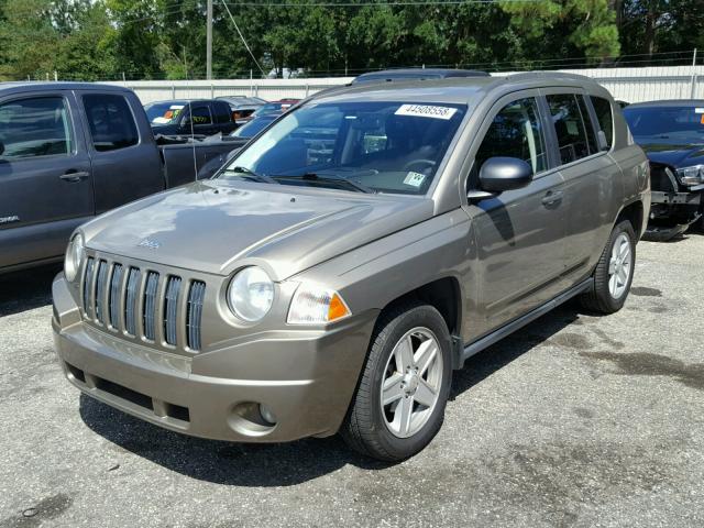 1J8FT470X8D608586 - 2008 JEEP COMPASS SP GOLD photo 2