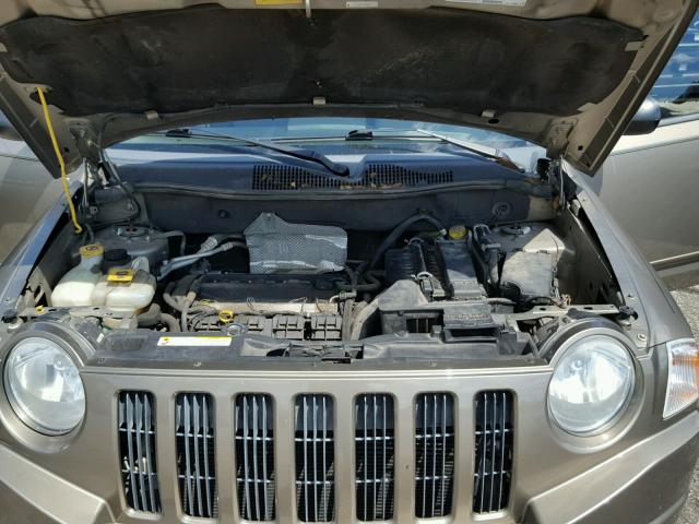 1J8FT470X8D608586 - 2008 JEEP COMPASS SP GOLD photo 7