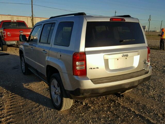 1J4NF1GBXBD174097 - 2011 JEEP PATRIOT SP SILVER photo 3