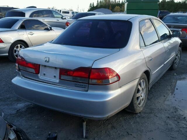 1HGCG56752A811804 - 2002 HONDA ACCORD SE SILVER photo 4