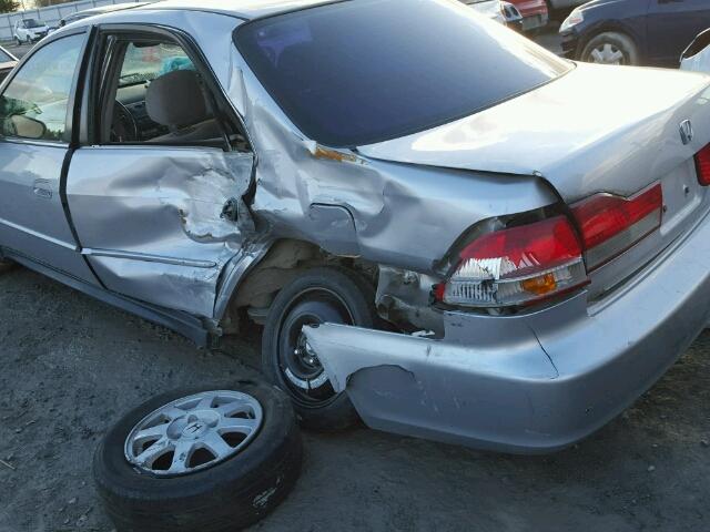 1HGCG56752A811804 - 2002 HONDA ACCORD SE SILVER photo 9