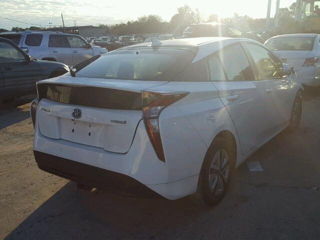 JTDKARFU6H3033423 - 2017 TOYOTA PRIUS WHITE photo 4