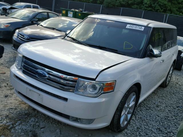 2FMGK5DC2ABA99281 - 2010 FORD FLEX LIMIT WHITE photo 2