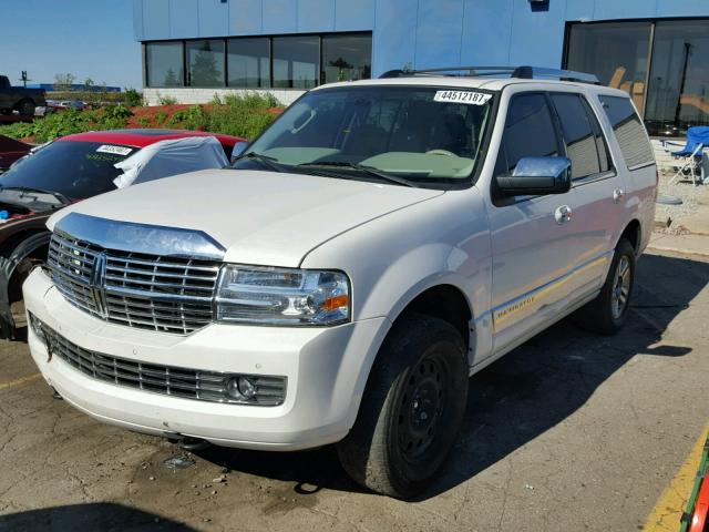 5LMJJ2J52EEL01413 - 2014 LINCOLN NAVIGATOR WHITE photo 2