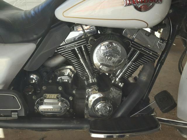 1HD1FC4197Y711827 - 2007 HARLEY-DAVIDSON FLHTCUI WHITE photo 7