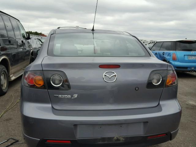 JM1BK323X41190532 - 2004 MAZDA 3 GRAY photo 9