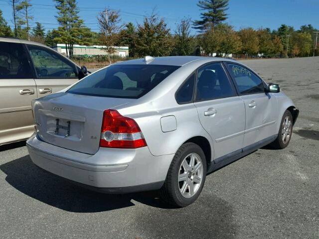 YV1MS382852105135 - 2005 VOLVO S40 2.4I SILVER photo 4