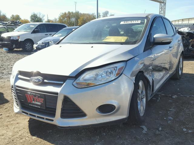 1FADP3K27EL340013 - 2014 FORD FOCUS SE SILVER photo 2