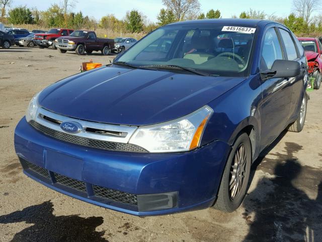 1FAHP35N29W171711 - 2009 FORD FOCUS BLUE photo 2