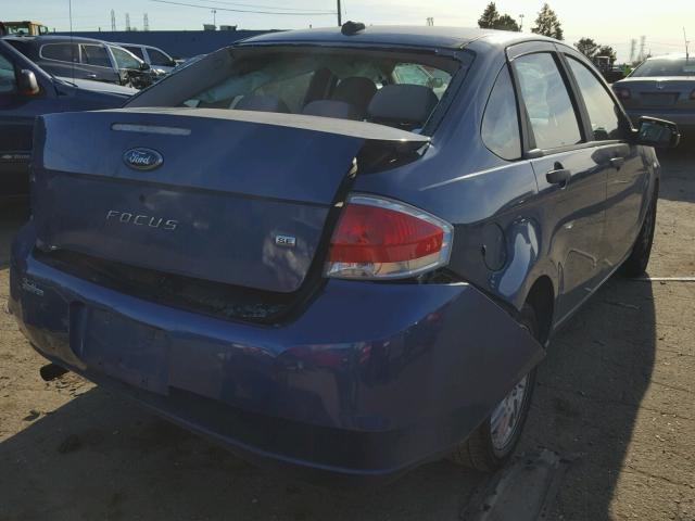 1FAHP35N29W171711 - 2009 FORD FOCUS BLUE photo 4