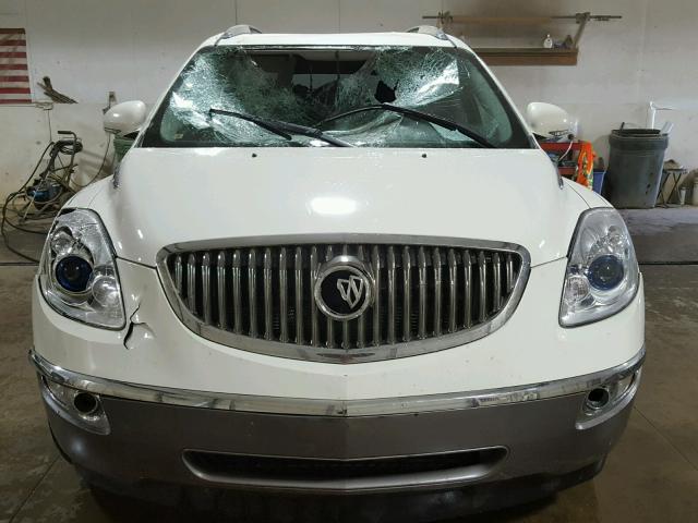 5GAKVAEDXBJ211278 - 2011 BUICK ENCLAVE CX WHITE photo 9