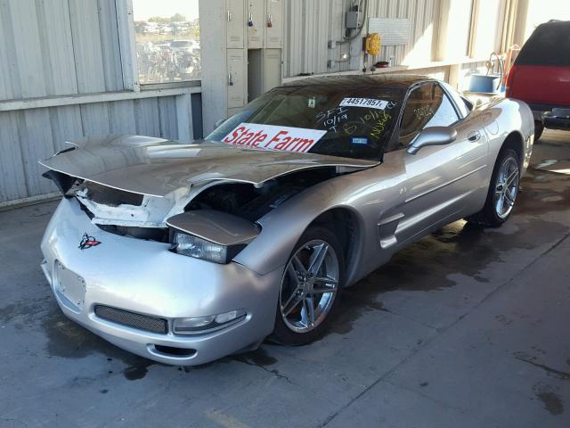 1G1YY22G545116121 - 2004 CHEVROLET CORVETTE SILVER photo 2