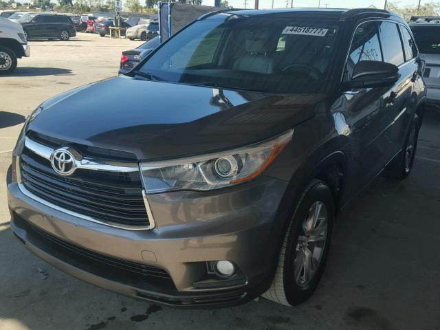 5TDKKRFH0FS046437 - 2015 TOYOTA HIGHLANDER GRAY photo 2