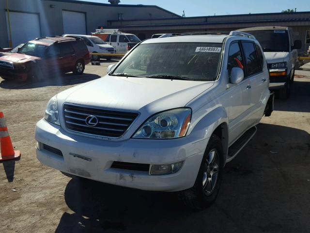 JTJBT20X880155638 - 2008 LEXUS GX 470 WHITE photo 2