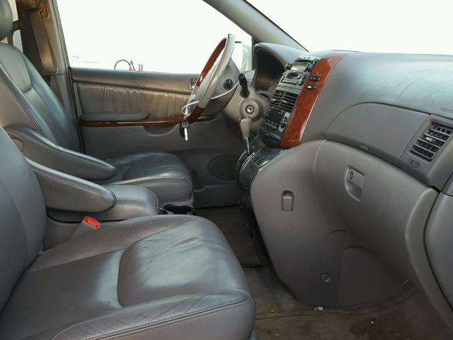 5TDBA22C25S046930 - 2005 TOYOTA SIENNA WHITE photo 5