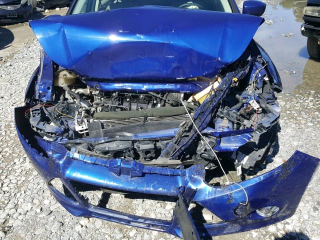 1FAHP3F27CL308414 - 2012 FORD FOCUS BLUE photo 7