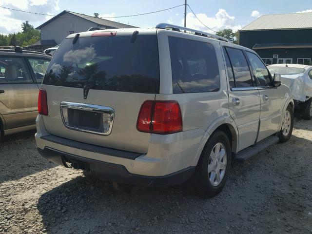 5LMFU28595LJ10666 - 2005 LINCOLN NAVIGATOR Biały zdjęcie 4