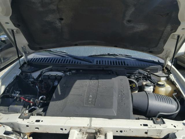 5LMFU28595LJ10666 - 2005 LINCOLN NAVIGATOR Biały zdjęcie 7