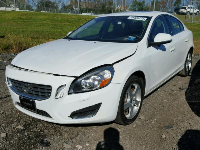 YV1622FS1C2130669 - 2012 VOLVO S60 T5 WHITE photo 2