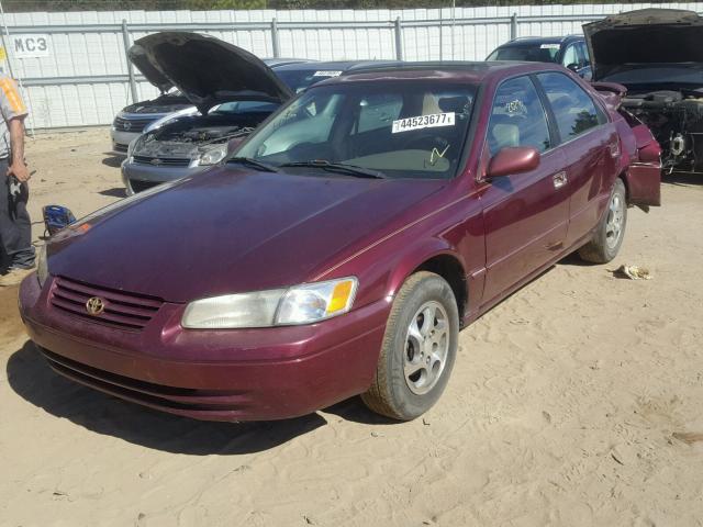 4T1BG22K0VU069846 - 1997 TOYOTA CAMRY CE MAROON photo 2