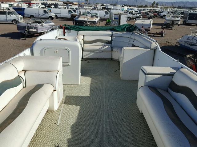 BSV24171C303 - 2003 TRIT PONTOON WHITE photo 6