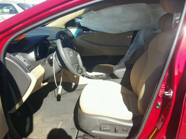 KMHEC4A4XBA002191 - 2011 HYUNDAI SONATA RED photo 5