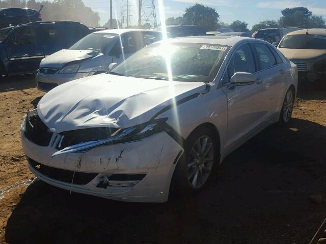 3LN6L2GK2DR827763 - 2013 LINCOLN MKZ WHITE photo 2