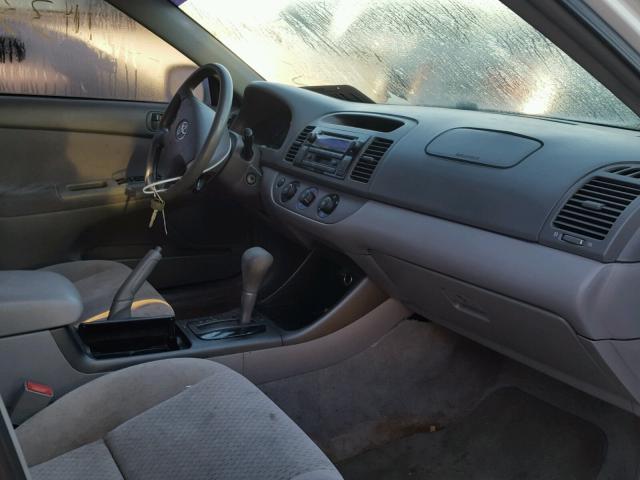 4T1BE32K83U209604 - 2003 TOYOTA CAMRY LE თეთრი ფოტო 5