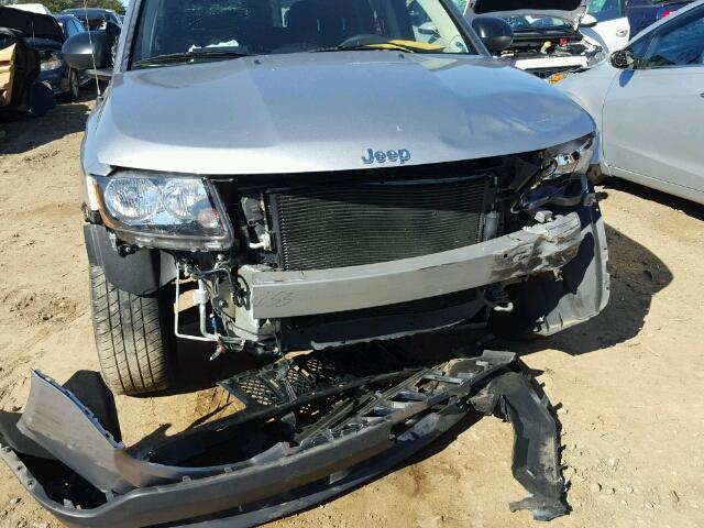 1C4NJCBB2ED900515 - 2014 JEEP COMPASS SP 银色 照片 9