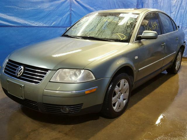 WVWTH63B92P119598 - 2002 VOLKSWAGEN PASSAT GLX GREEN photo 2