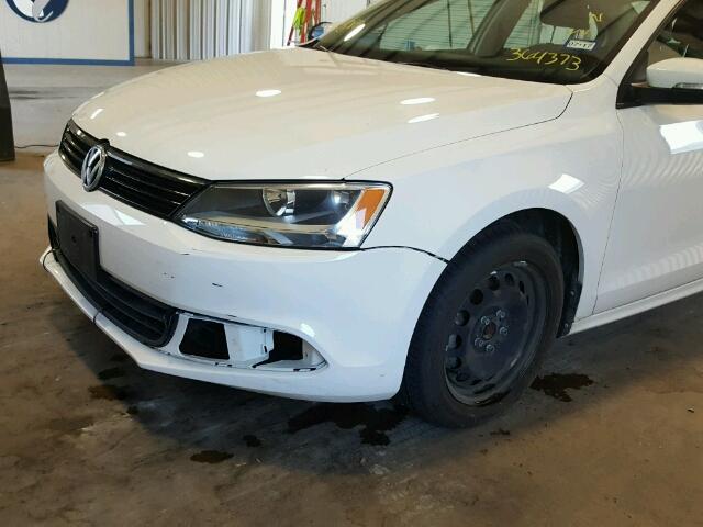 3VWD17AJ4EM364373 - 2014 VOLKSWAGEN JETTA SE WHITE photo 9