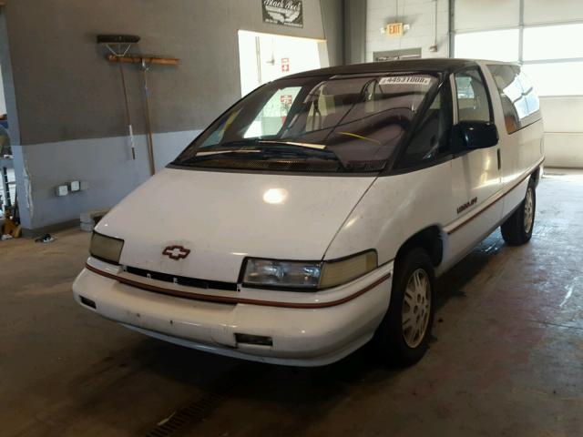 1GNDU06D8NT151956 - 1992 CHEVROLET LUMINA APV WHITE photo 2