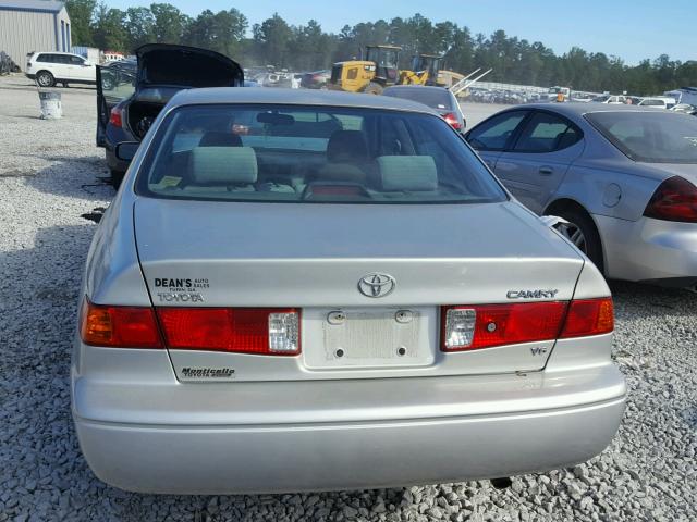 4T1BF22K9YU113950 - 2000 TOYOTA CAMRY LE SILVER photo 9