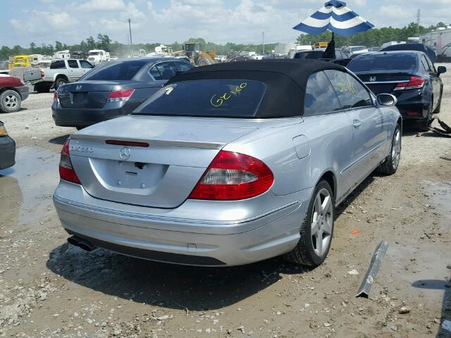 WDBTK72F57T075253 - 2007 MERCEDES-BENZ CLK 550 GRAY photo 4