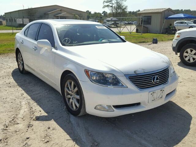 JTHBL46F885064576 - 2008 LEXUS LS WHITE photo 1