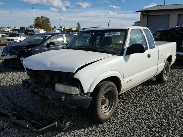 1GCCS195528113538 - 2002 CHEVROLET S TRUCK WHITE photo 2