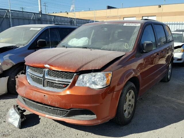 2C4RDGBG0CR234793 - 2012 DODGE GRAND CARA ORANGE photo 2