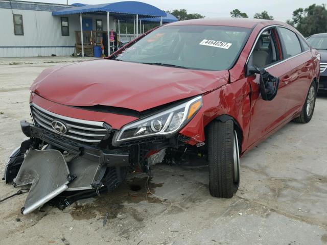 5NPE24AF5HH457993 - 2017 HYUNDAI SONATA SE RED photo 2