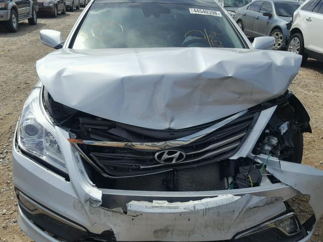 KMHFH4JG4HA588394 - 2017 HYUNDAI AZERA LIMI SILVER photo 9