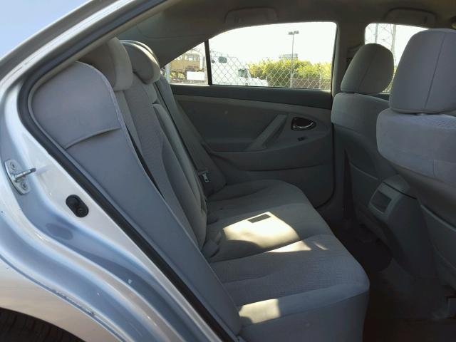 4T1BF3EKXBU666616 - 2011 TOYOTA CAMRY BASE SILVER photo 6