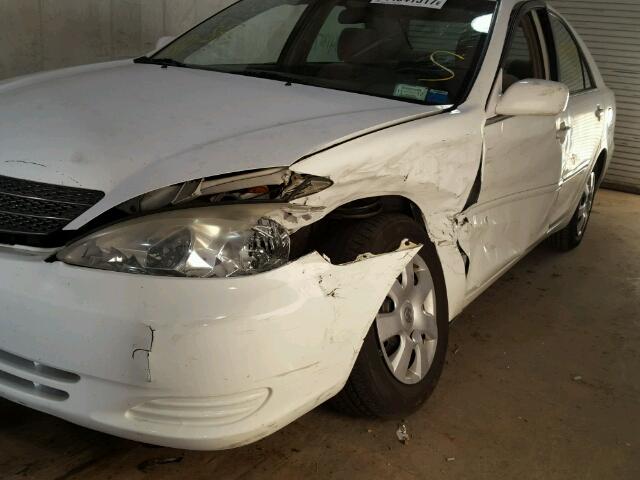 4T1BE32K93U254356 - 2003 TOYOTA CAMRY LE WHITE photo 9