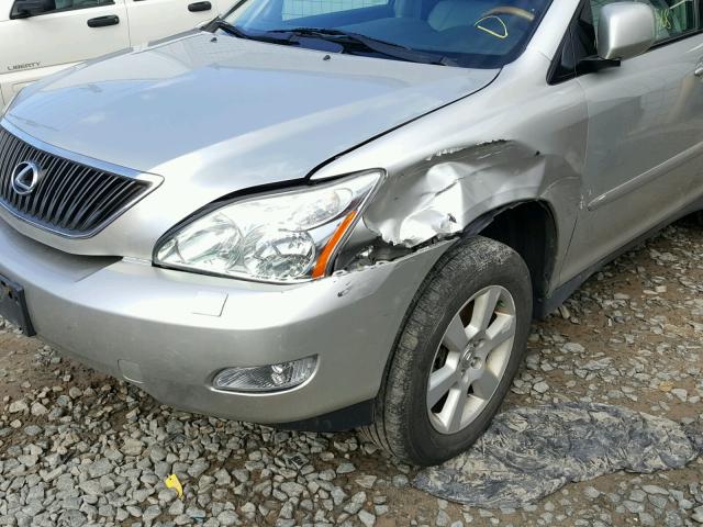 2T2HA31U65C063325 - 2005 LEXUS RX SILVER photo 9