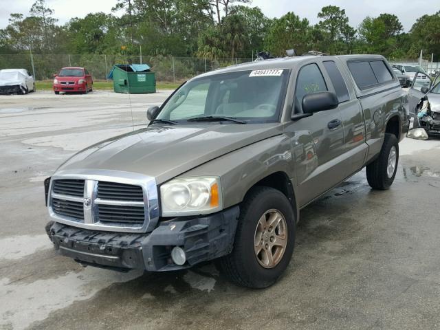 1D7HE42P97S160534 - 2007 DODGE DAKOTA SLT GOLD photo 2