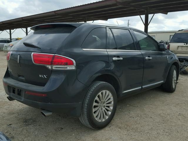 2LMDJ6JKXBBJ03588 - 2011 LINCOLN MKX BLACK photo 4