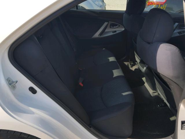 4T1BF3EK0BU755028 - 2011 TOYOTA CAMRY BASE WHITE photo 6